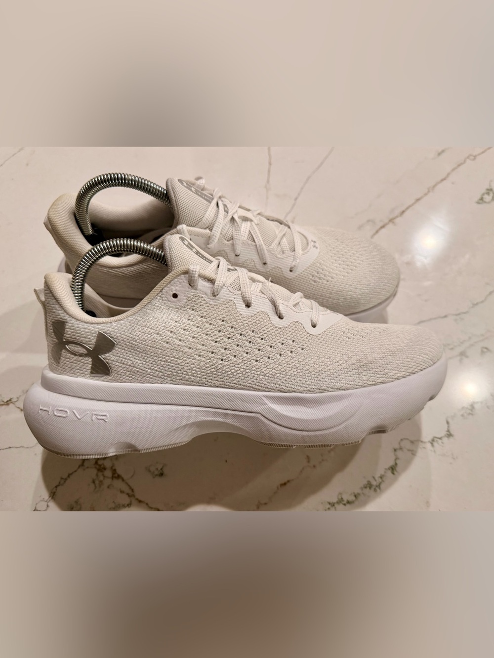 Under Armour Infinite UA White Running  Shoes Women's 9.5 Worn Once